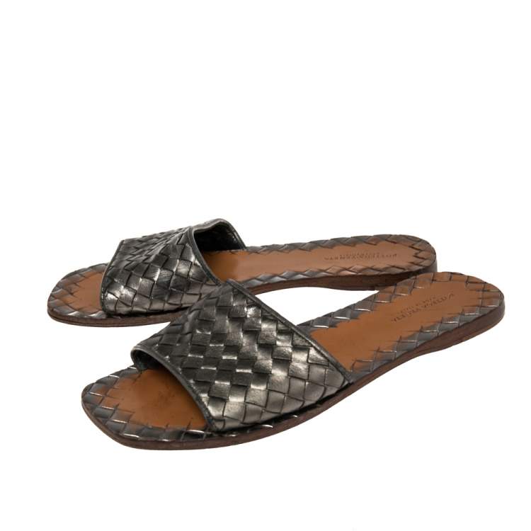 Pre Owned Bottega Veneta Metallic Grey Intrecciato Leather Flat Slide Sandals Size 36