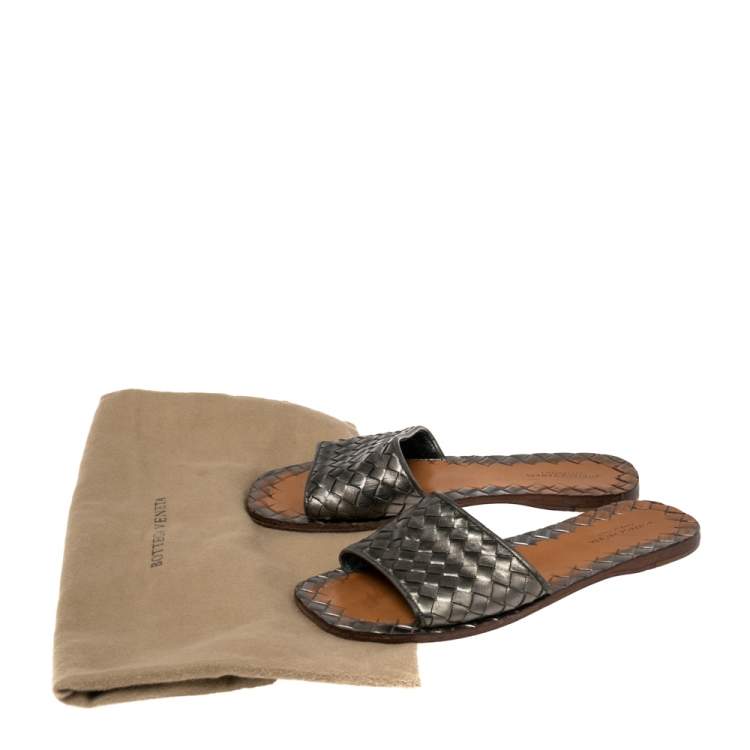 Pre Owned Bottega Veneta Metallic Grey Intrecciato Leather Flat Slide Sandals Size 36