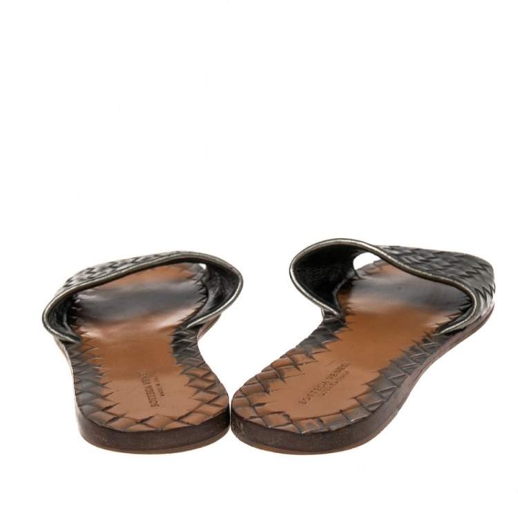 Pre Owned Bottega Veneta Metallic Grey Intrecciato Leather Flat Slide Sandals Size 36