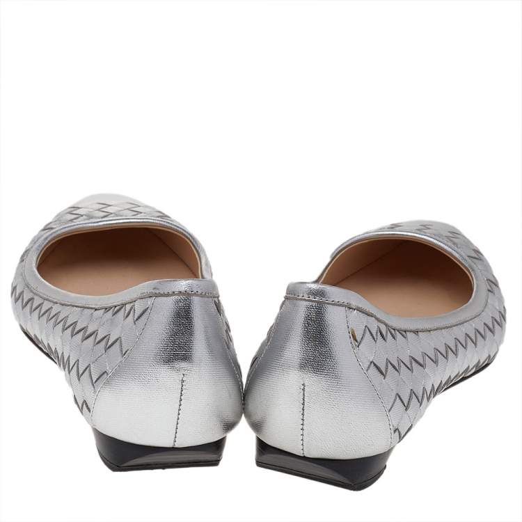 Pre Owned Bottega Veneta Silver Intrecciato Leather Ballet Flats Size 36