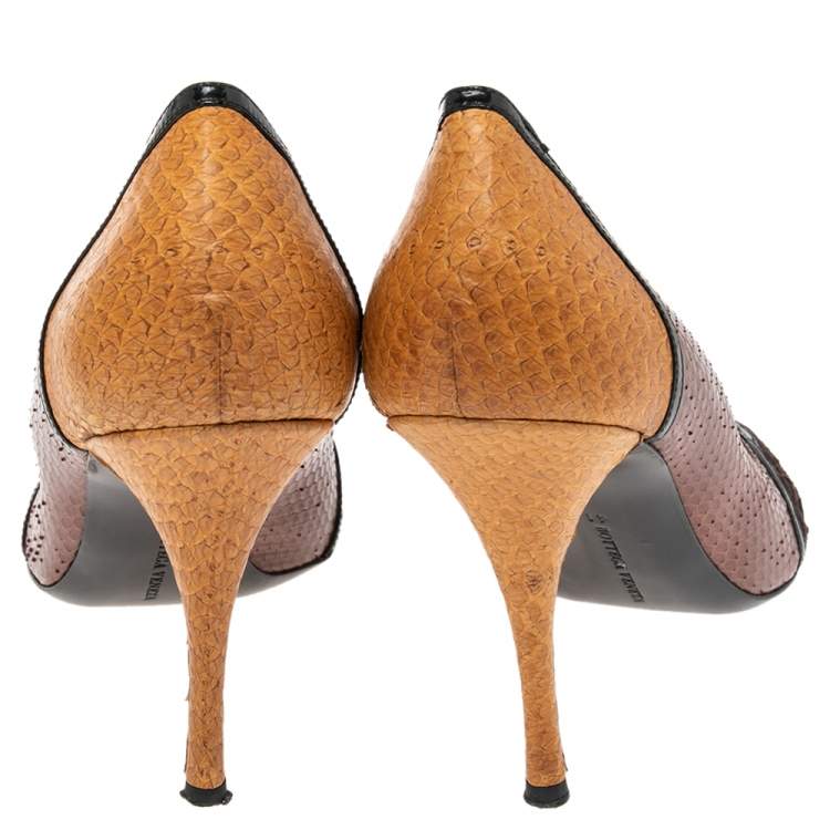 Pre Owned Bottega Veneta Multicolor Snakeskin Embossed Leather And Patent Leather  Peep Toe Pumps Size 41