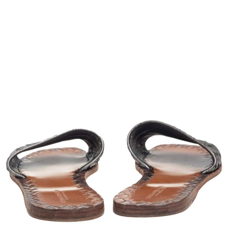 Pre Owned Bottega Veneta Metallic Silver Intrecciato Leather Slide Flats Size 39