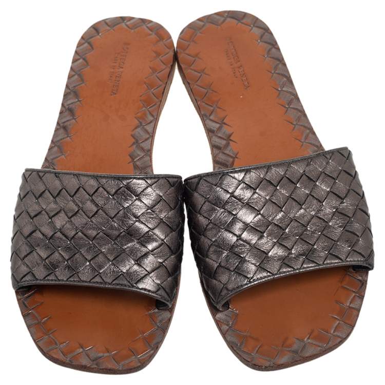 Pre Owned Bottega Veneta Metallic Silver Intrecciato Leather Slide Flats Size 39
