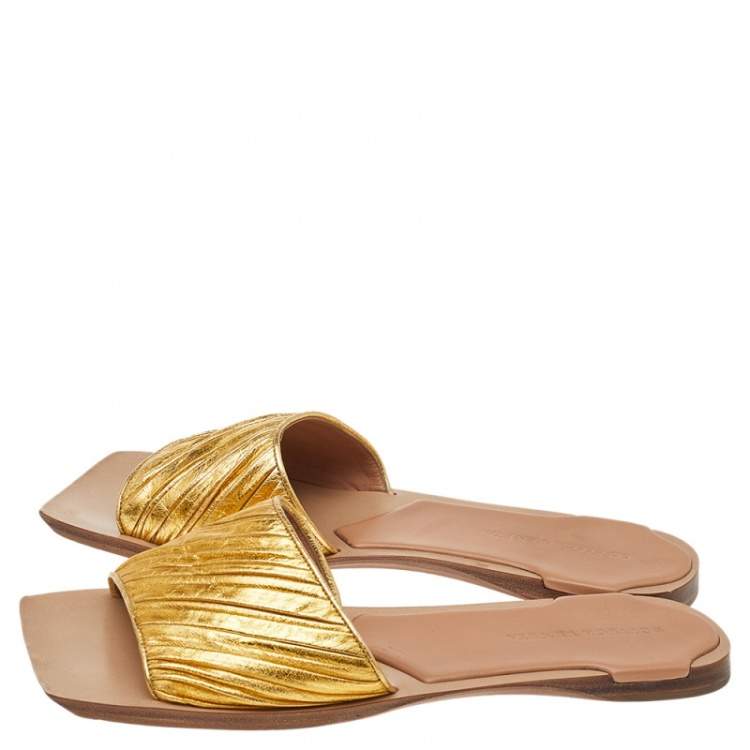Pre Owned Bottega Veneta Gold Pleated Leather Flat Slides Size 40 