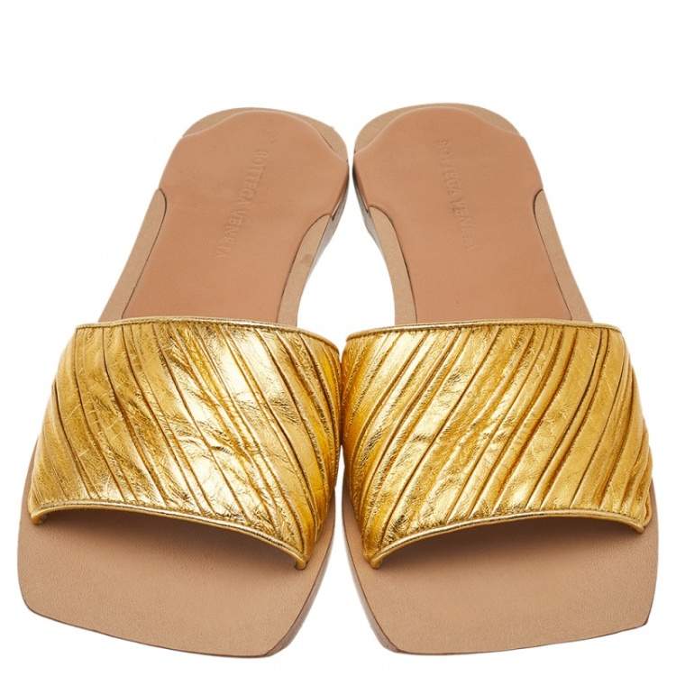 Pre Owned Bottega Veneta Gold Pleated Leather Flat Slides Size 40 