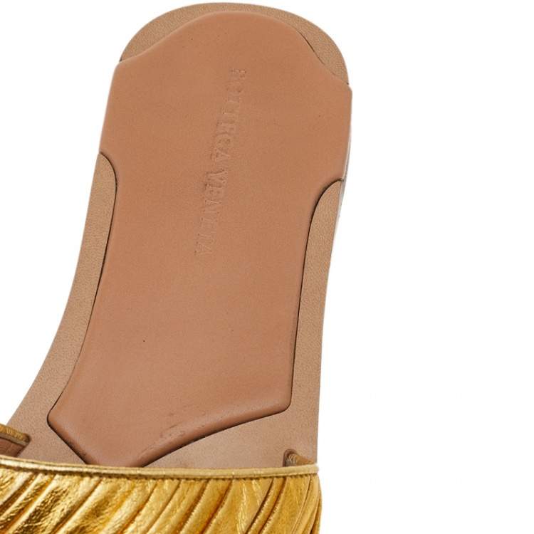 Pre Owned Bottega Veneta Gold Pleated Leather Flat Slides Size 40 
