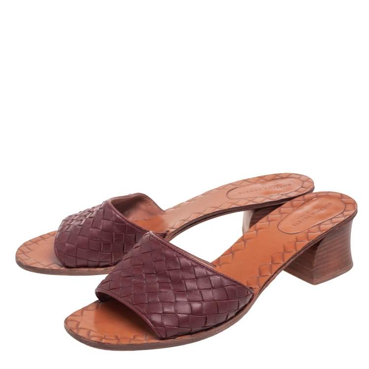 Pre Owned Bottega Veneta Burgundy  Intrecciato Leather Slide Sandals Size 39.5