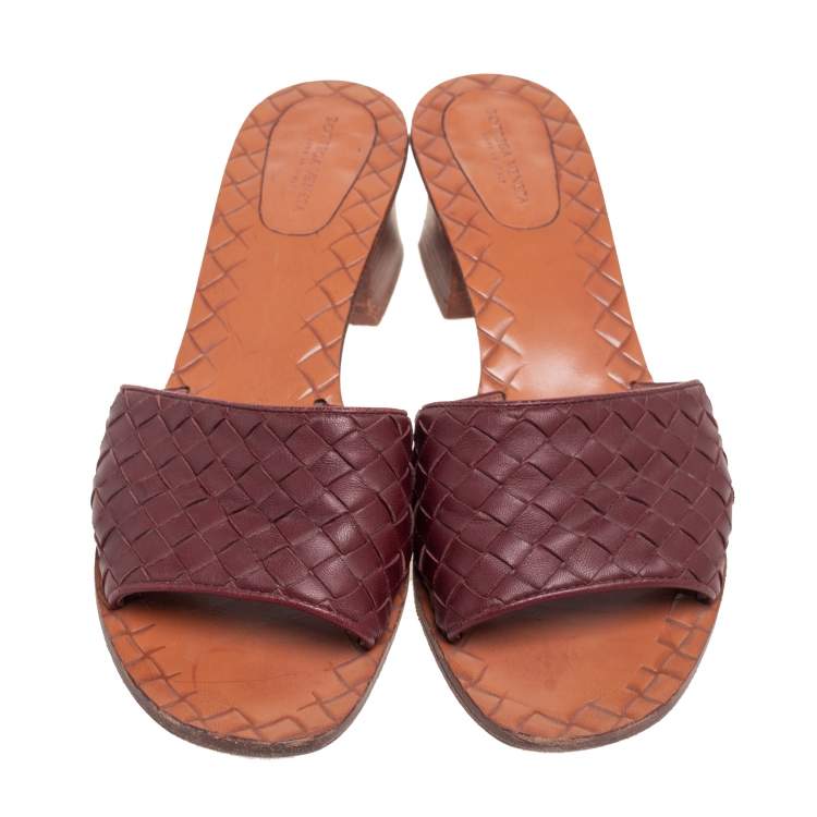 Pre Owned Bottega Veneta Burgundy  Intrecciato Leather Slide Sandals Size 39.5
