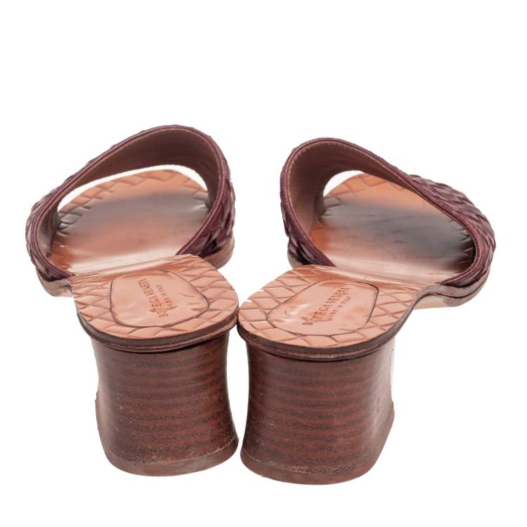 Pre Owned Bottega Veneta Burgundy  Intrecciato Leather Slide Sandals Size 39.5