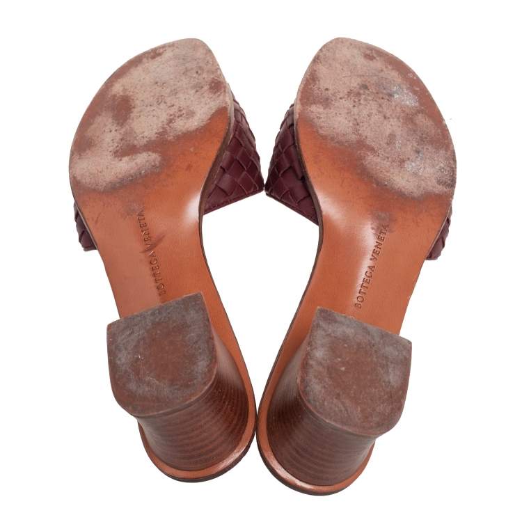 Pre Owned Bottega Veneta Burgundy  Intrecciato Leather Slide Sandals Size 39.5