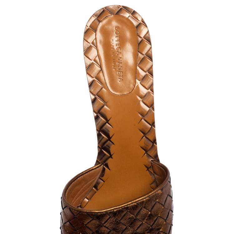Pre Owned Bottega Veneta Metallic Bronze Leather Block Heel Slide Sandals Size 39