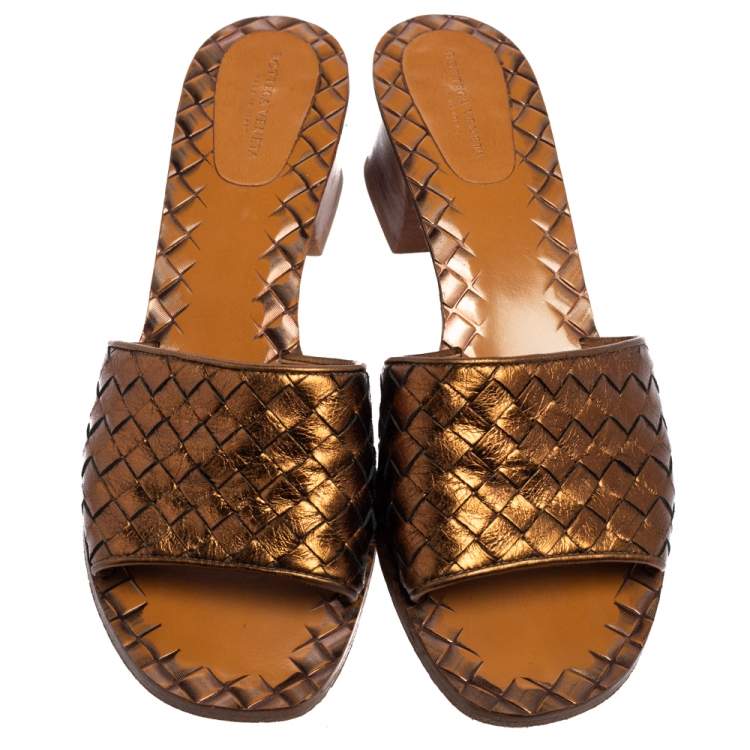 Pre Owned Bottega Veneta Metallic Bronze Leather Block Heel Slide Sandals Size 39
