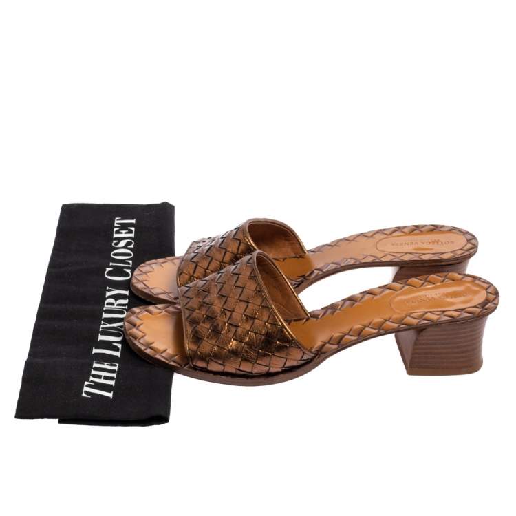 Pre Owned Bottega Veneta Metallic Bronze Leather Block Heel Slide Sandals Size 39