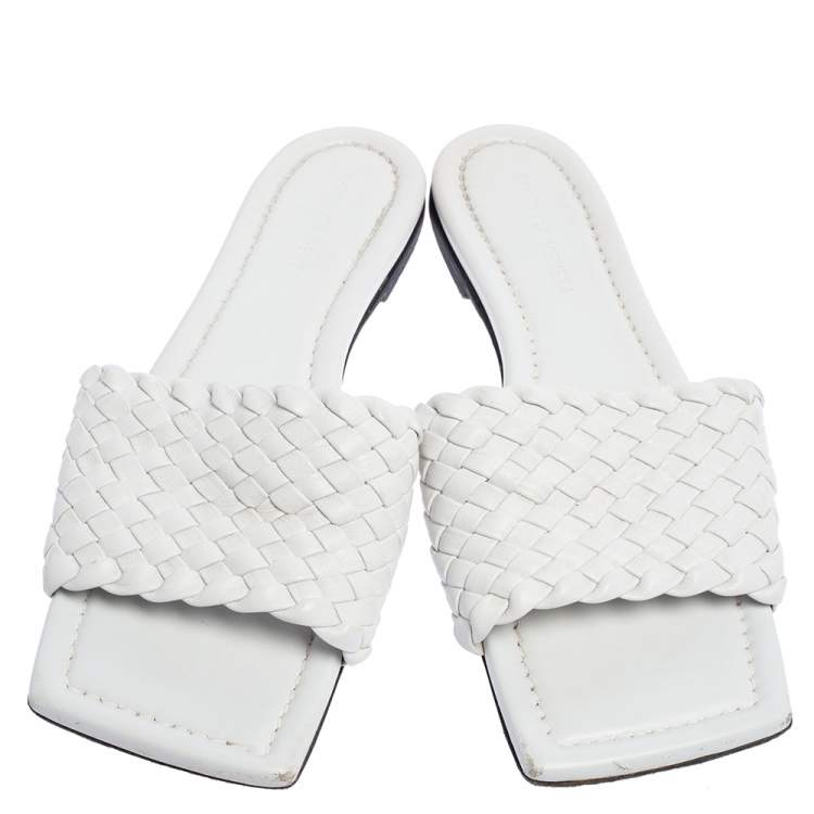 Pre Owned Bottega Veneta White Intrecciato Leather Square Toe Flat Slides Size 38