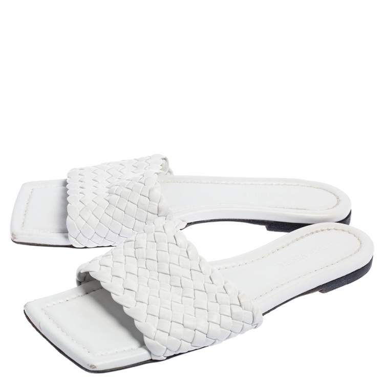 Pre Owned Bottega Veneta White Intrecciato Leather Square Toe Flat Slides Size 38