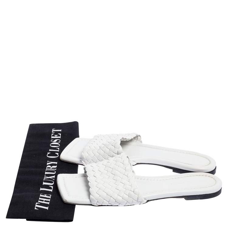 Pre Owned Bottega Veneta White Intrecciato Leather Square Toe Flat Slides Size 38