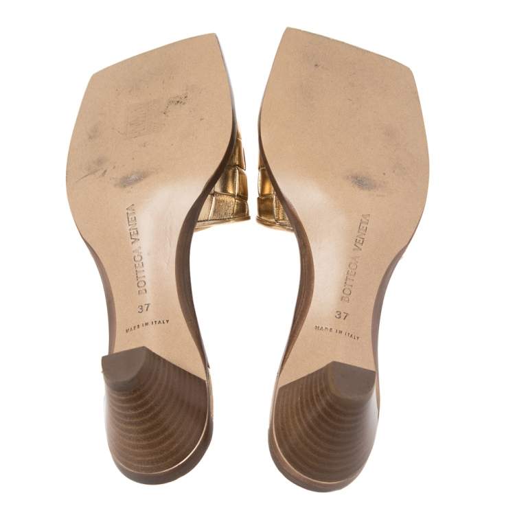 Pre Owned Bottega Veneta Metallic Gold Intrecciato Leather Square Toe Slide Sandals Size 37