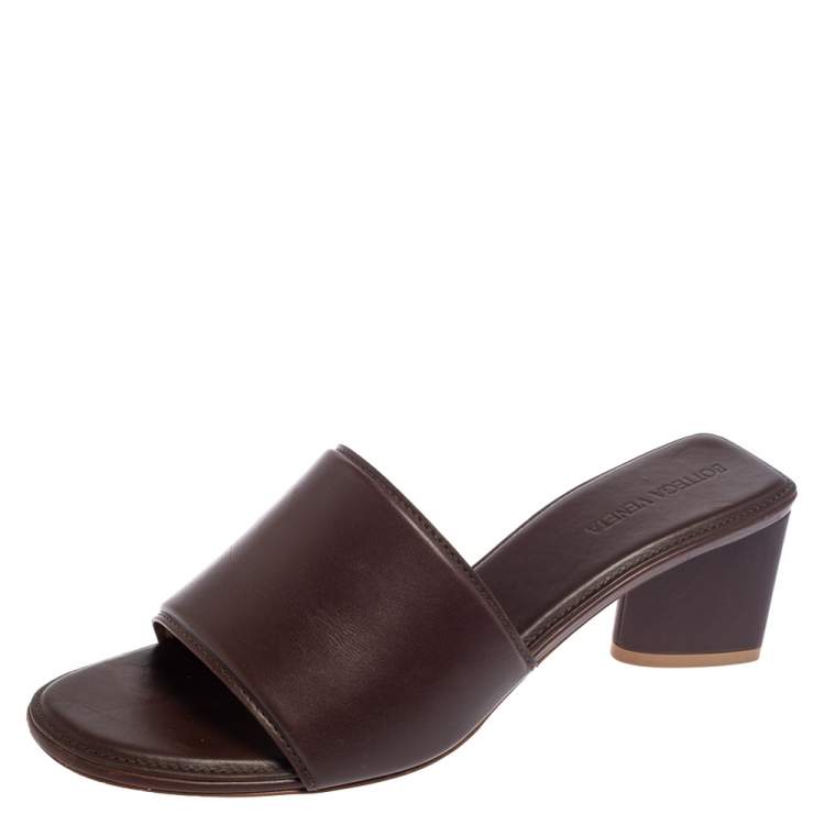 Pre Owned Bottega Veneta Brown Leather Block-Heel Mules Size 38.5