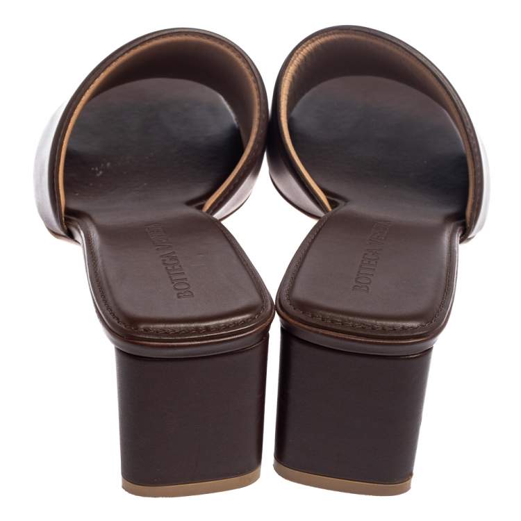 Pre Owned Bottega Veneta Brown Leather Block-Heel Mules Size 38.5