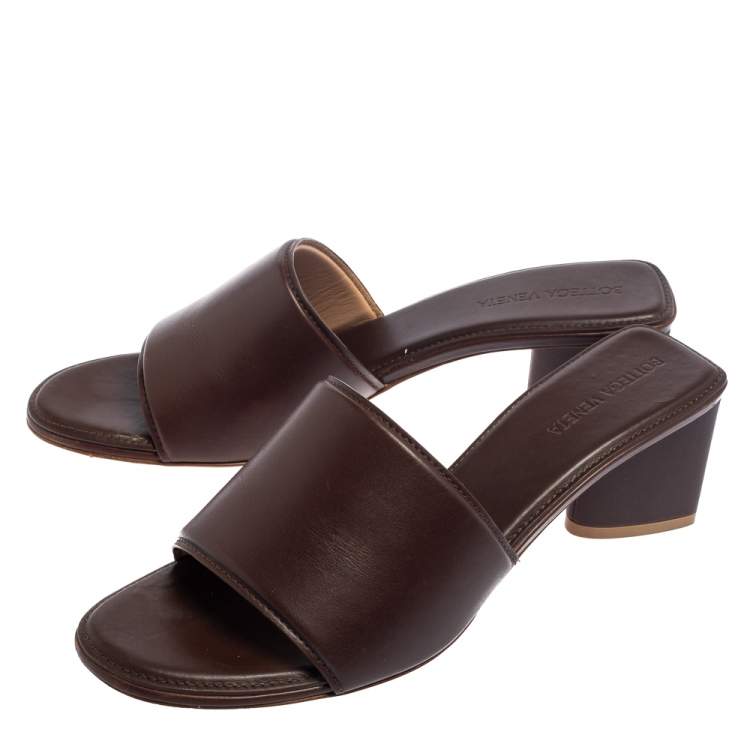Pre Owned Bottega Veneta Brown Leather Block-Heel Mules Size 38.5