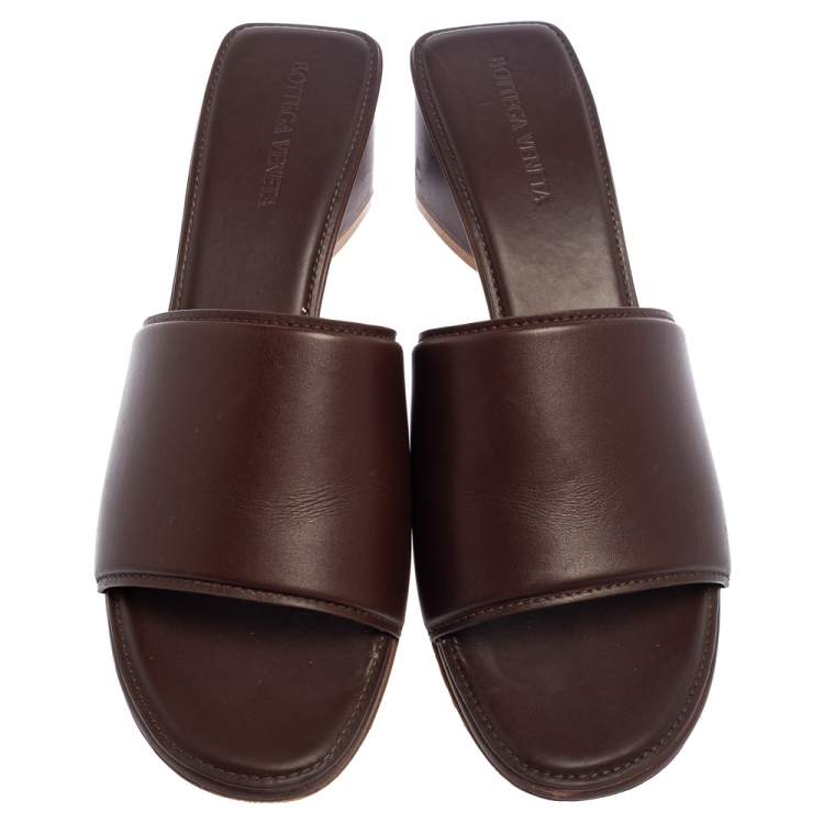 Pre Owned Bottega Veneta Brown Leather Block-Heel Mules Size 38.5