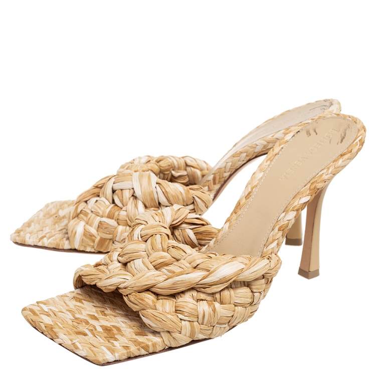 Pre Owned Bottega Veneta Cream Woven Raffia Lido Sandals Size 40.5