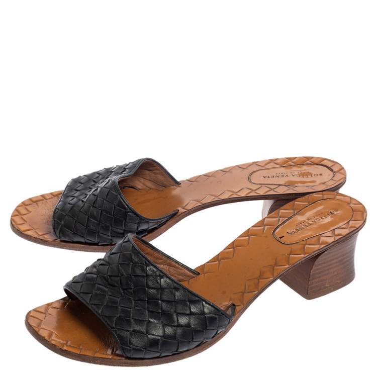 Pre Owned Bottega Veneta Black/Brown Intrecciato Leather Ravello Slide Sandals Size 39.5