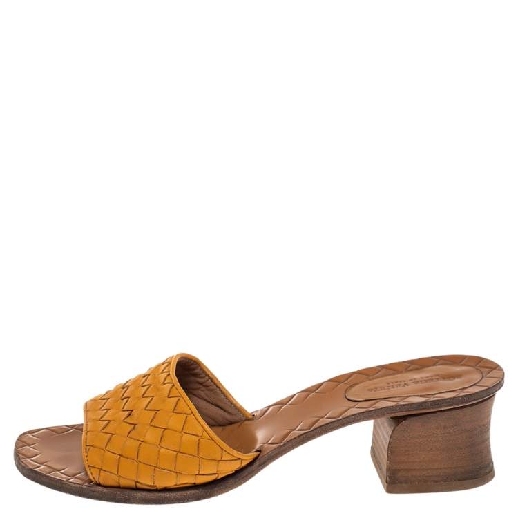 Pre Owned Bottega Veneta Mustard Yellow Intrecciato Leather Ravello Slide Sandals Size 36