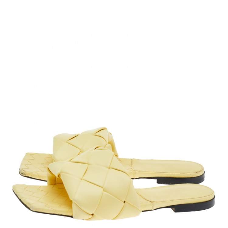 Pre Owned Bottega Veneta Yellow Leather Lido Flat Slides Sandals Size 38.5