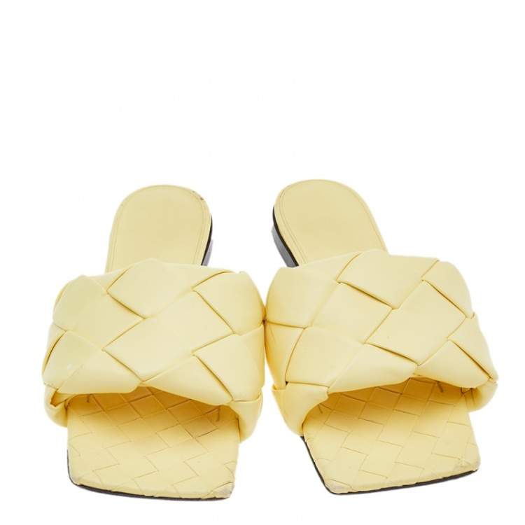 Pre Owned Bottega Veneta Yellow Leather Lido Flat Slides Sandals Size 38.5