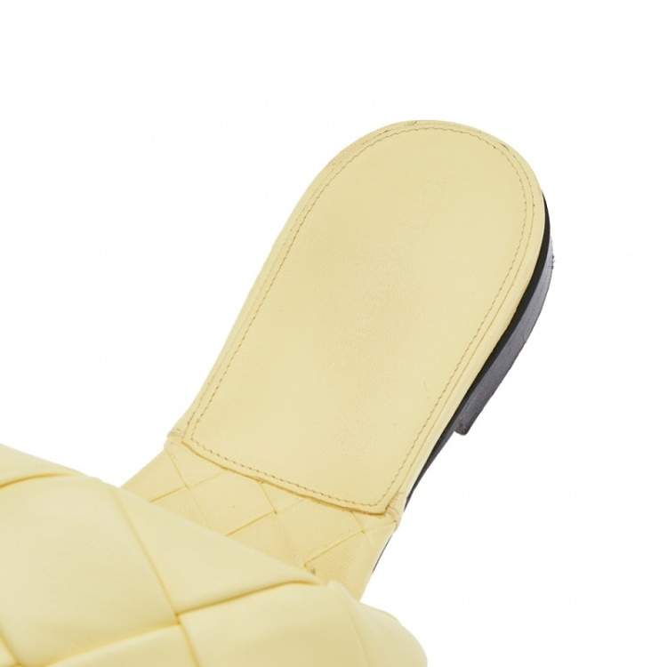 Pre Owned Bottega Veneta Yellow Leather Lido Flat Slides Sandals Size 38.5