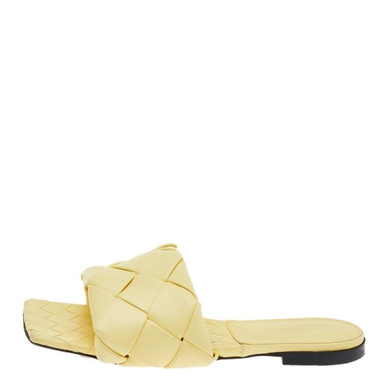 Pre Owned Bottega Veneta Yellow Leather Lido Flat Slides Sandals Size 38.5