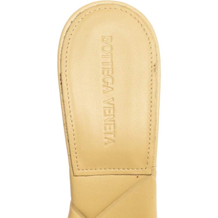Pre Owned Bottega Veneta Beige Quilted Leather Lido Slide Sandals Size 38