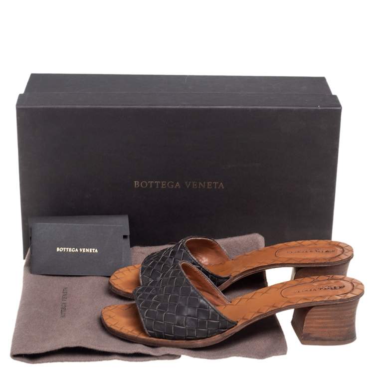 Pre Owned Bottega Veneta Black Intrecciato Leather Slide Sandals Size 36