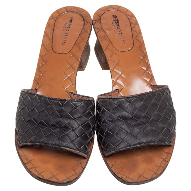 Pre Owned Bottega Veneta Black Intrecciato Leather Slide Sandals Size 36