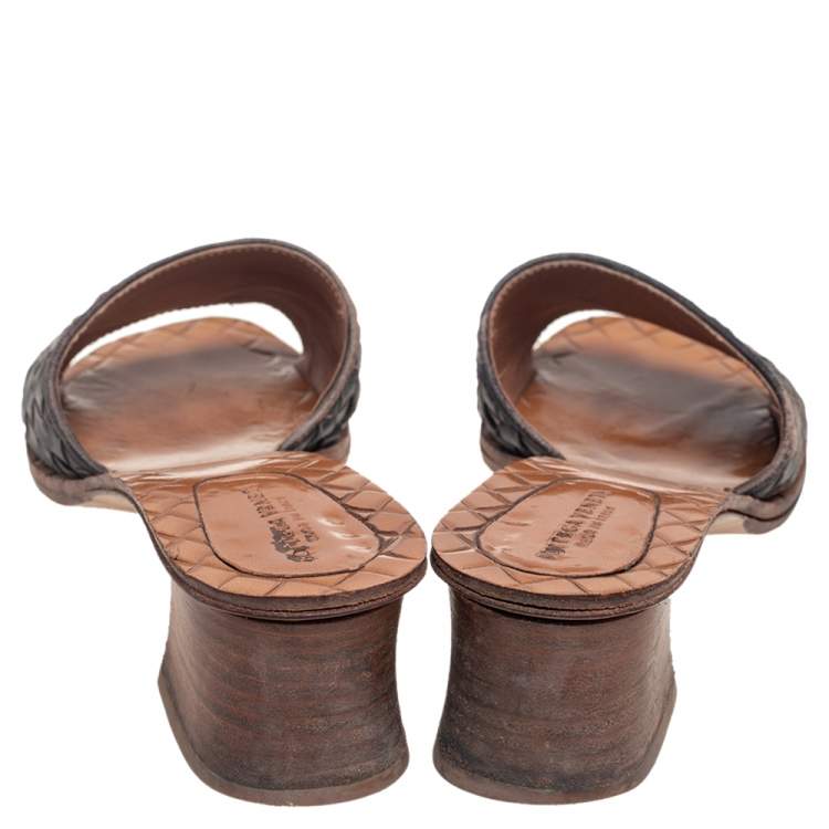 Pre Owned Bottega Veneta Black Intrecciato Leather Slide Sandals Size 36