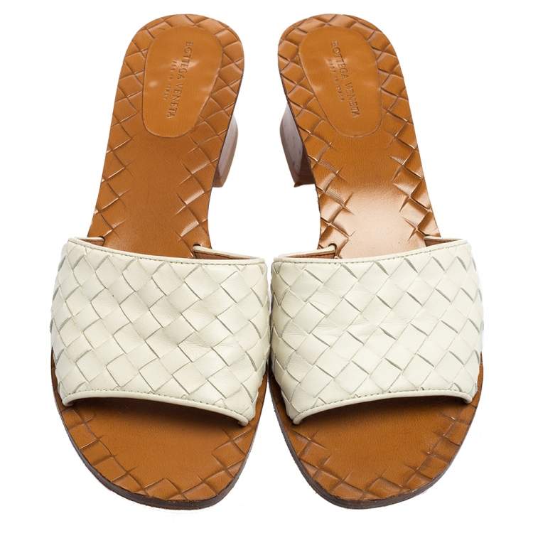 Pre Owned Bottega Veneta White Intrecciato Leather Ravello Slide Sandals Size 37