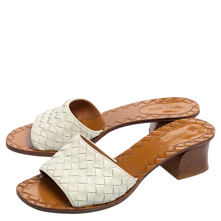 Pre Owned Bottega Veneta White Intrecciato Leather Ravello Slide Sandals Size 37