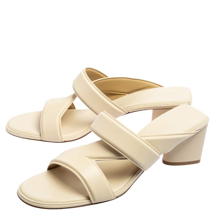 Pre Owned Bottega Veneta Beige Leather The Band Mule Sandals Size 42