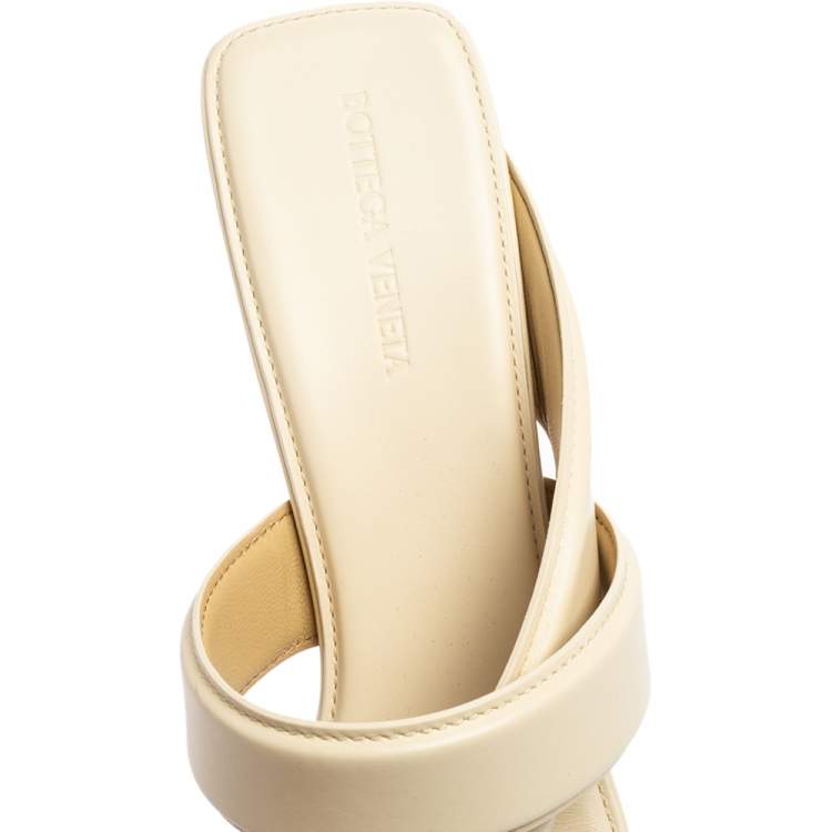 Pre Owned Bottega Veneta Beige Leather The Band Mule Sandals Size 42