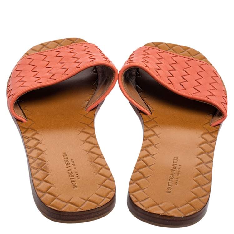 Pre Owned Bottega Venetta Pink Intrecciato Leather Flat Slides Size 36
