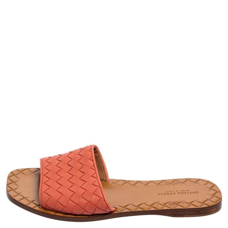 Pre Owned Bottega Venetta Pink Intrecciato Leather Flat Slides Size 36