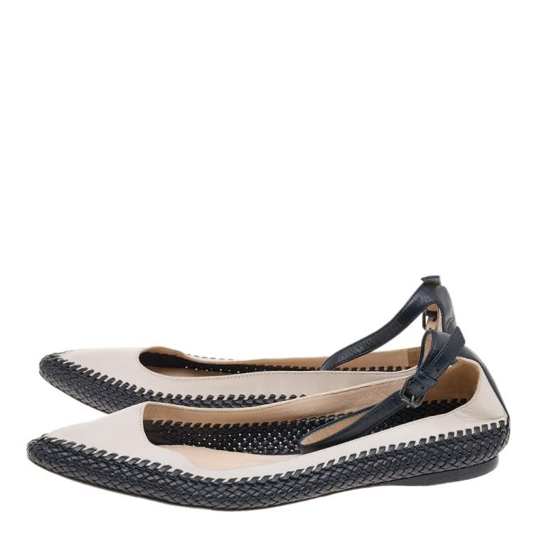 Pre Owned Bottega Veneta Off White/Black Leather Ankle Strap Ballet Flats Size 37.5