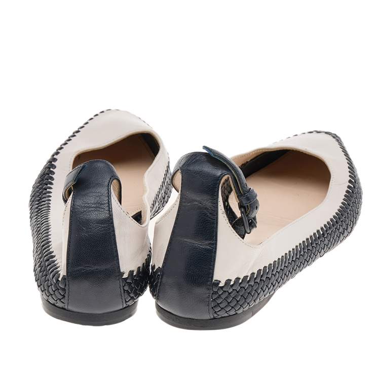 Pre Owned Bottega Veneta Off White/Black Leather Ankle Strap Ballet Flats Size 37.5
