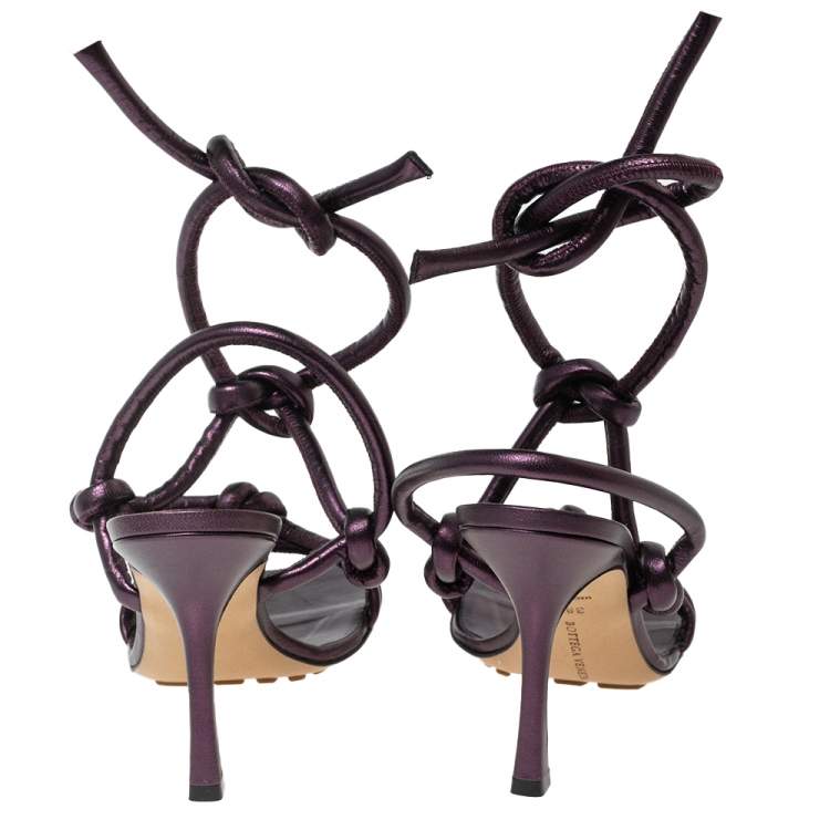 Pre Owned Bottega Veneta Metallic Purple Leather Knot Sandals Size 38.5