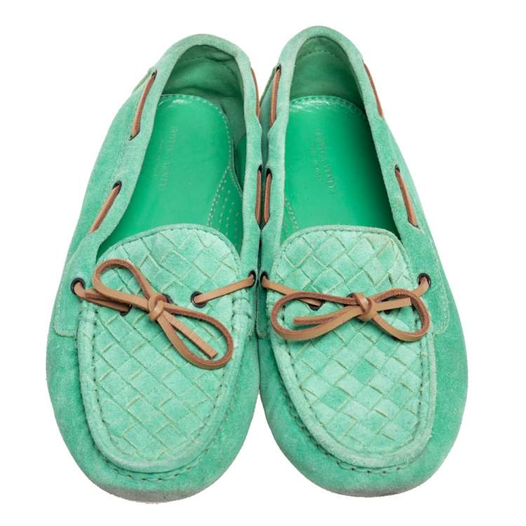Pre Owned Bottega Veneta Green/Brown Intrecciato Suede Bow Slip-On Loafers Size 36