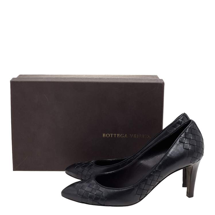 Pre Owned Bottega Veneta Black Intrecciato Leather Almond Toe Pumps Size 37