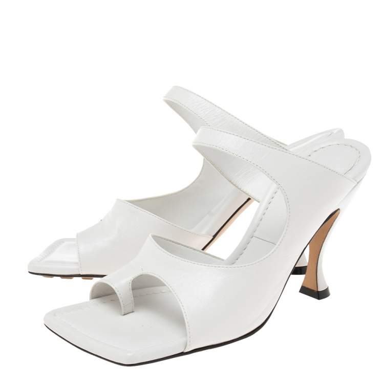 Pre Owned Bottega Veneta White Leather Cutout Slide Sandals Size 35.5
