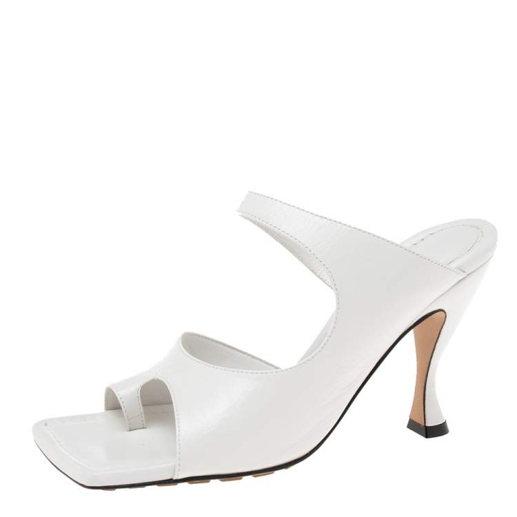 Pre Owned Bottega Veneta White Leather Cutout Slide Sandals Size 35.5