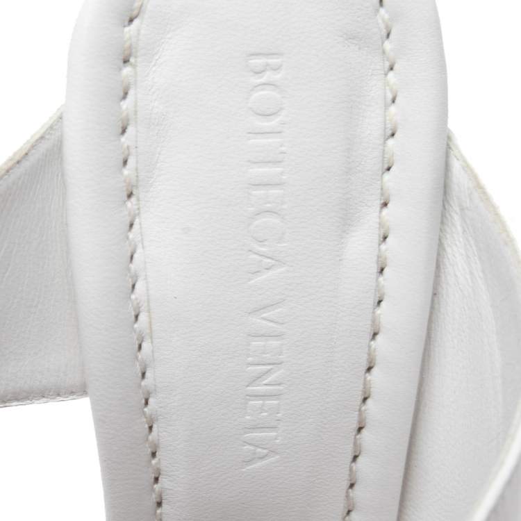 Pre Owned Bottega Veneta White Leather Cutout Slide Sandals Size 35.5